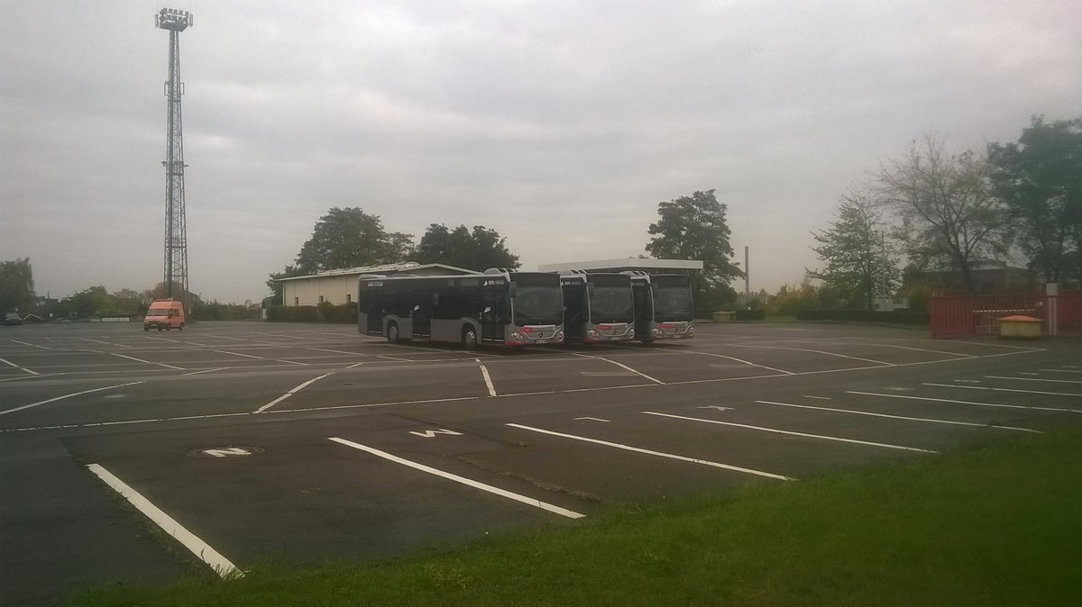 HAVAG Busse bei ihrer Wochenendruhe auf dem Betriebshof Freiimfelder Stra�e am 29.10.16