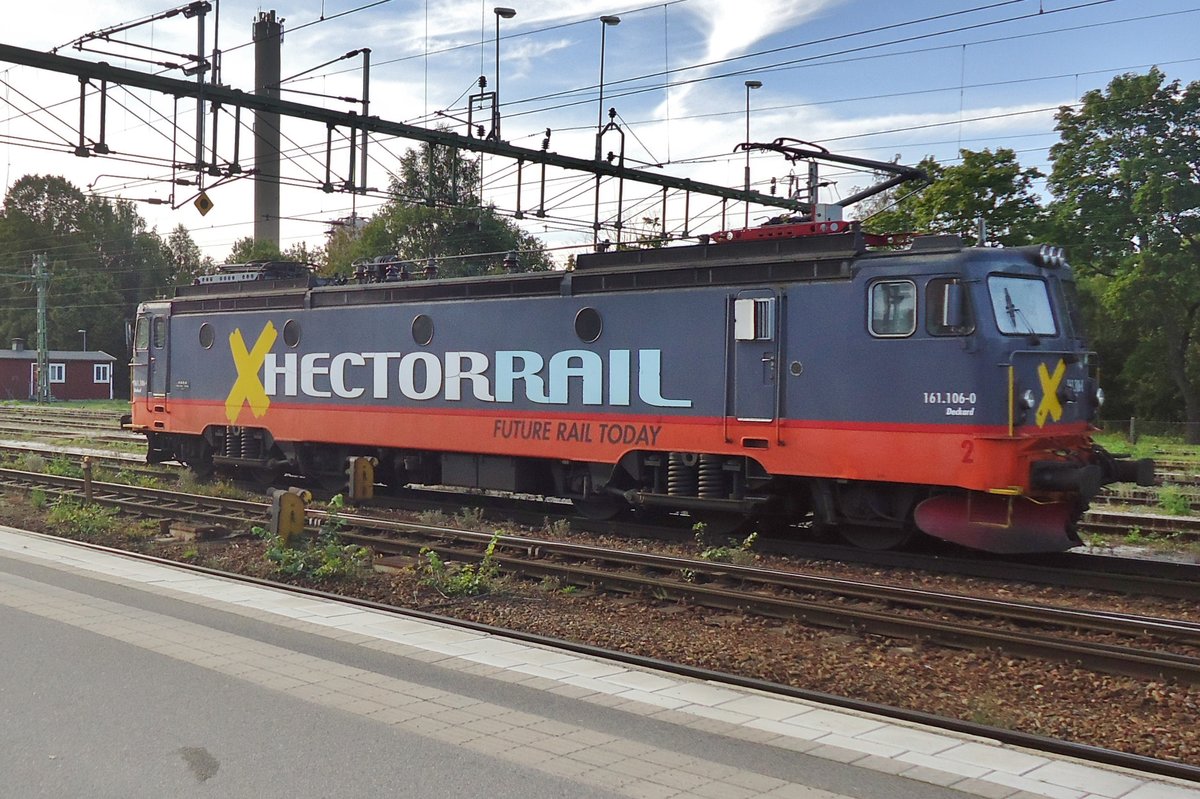 Hector Rail 161 106 ´DECKART´pausiert am 10 September 2015 in Hallsberg. Die ´Blade Runner´Replicant´ Robote jagt er jedoch nicht in Schweden.