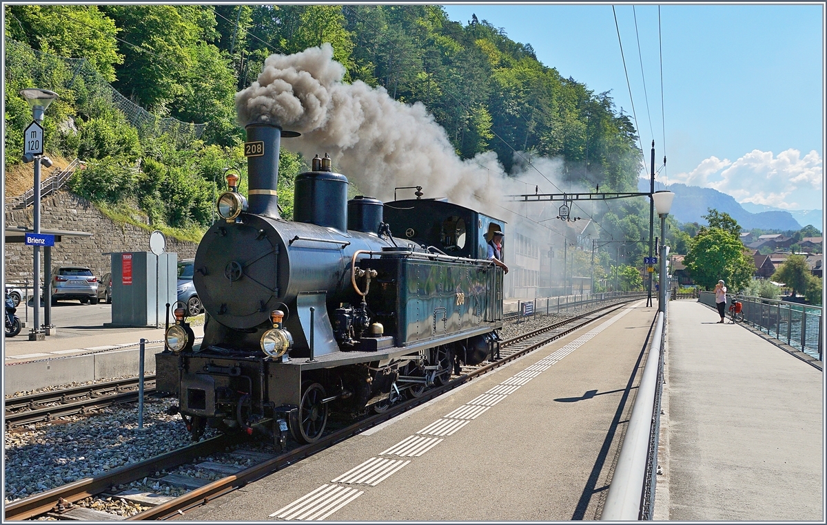 Herrlich rauchend rangiert die Ballenberg Dampfbahn G 3/4 208 in Brienz.

(Schweizer Dampftage Brienz 2018)

30. Juni 2018  