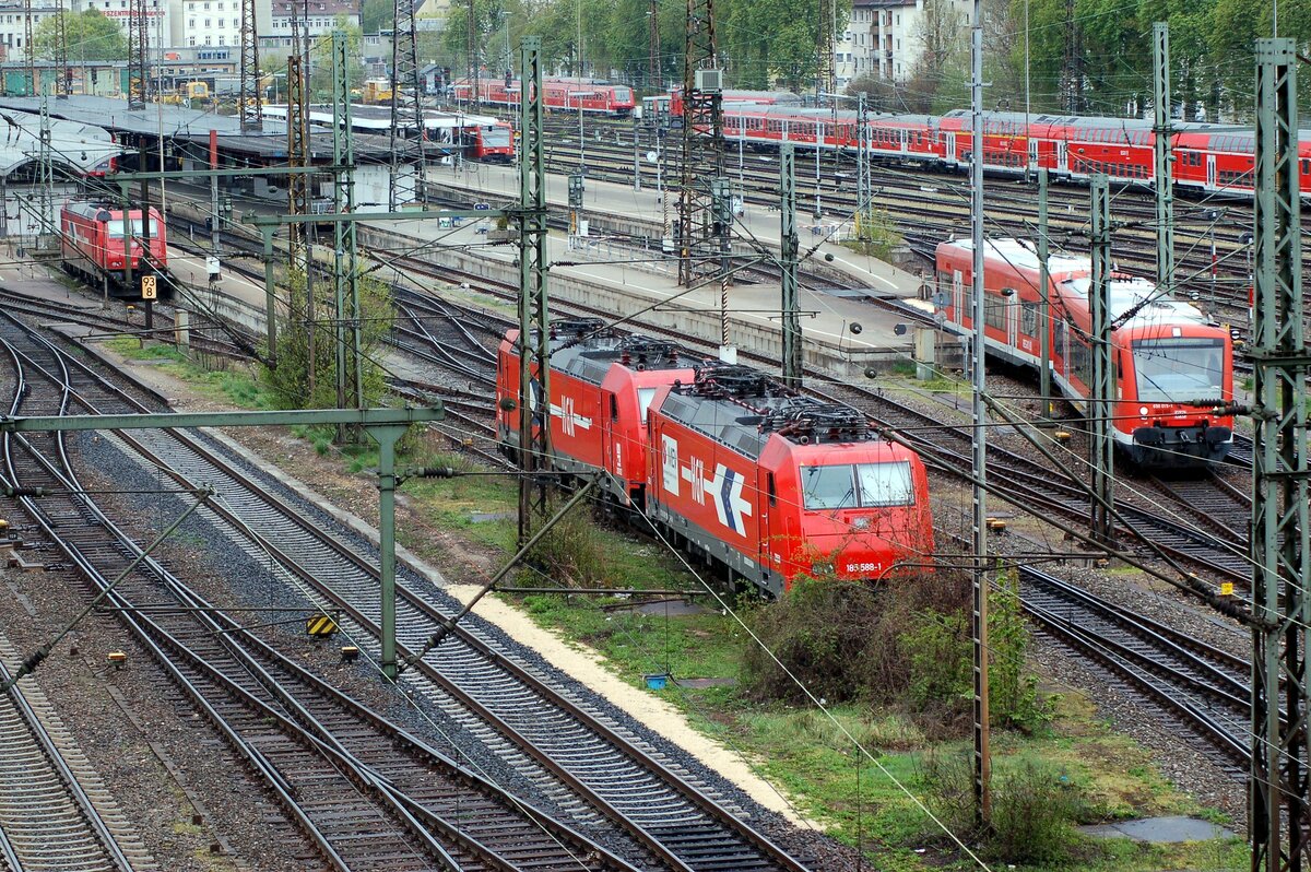 HGK 185 588-1 und 2x 185 und 650 015-1 in Ulm am 16.04.2009.