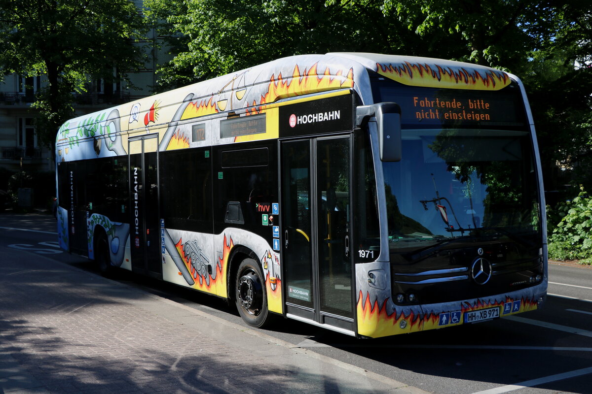 HHA Hamburg - Nr. 1971/HH-XB 971 - eMercedes am 12. Mai 2025 in Hamburg (Aufnahme: Martin Beyer)