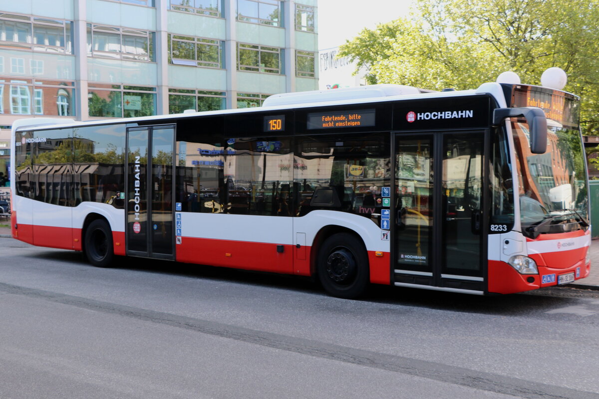 HHA Hamburg - Nr. 8233/HH-SE 1067 - Mercedes am 9. Mai 2025 in Hamburg (Aufnahme: Martin Beyer)