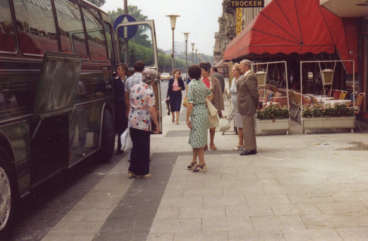 (HHT 102) - Aus dem Archiv: Gafner, Thun - BE 217'371 - Mercedes im August 1977