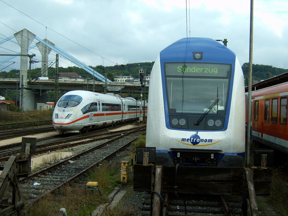 ICE 3 und Versuchszug mit Metronom Steuerwagen in Ulm am 17.09.2005.