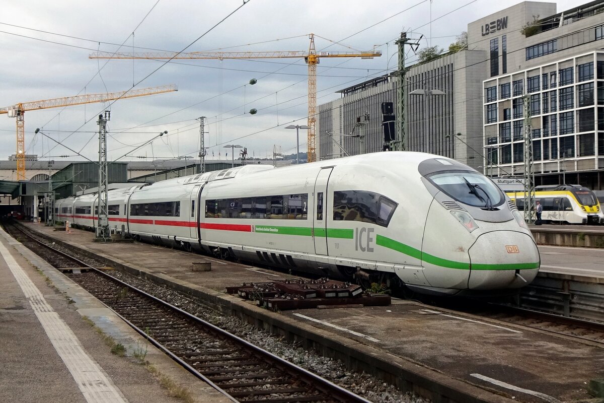 ICE 407 007 steht am 23 September 2020 in Stuttgart Hbf.