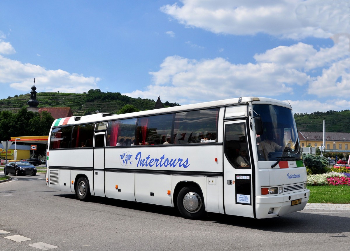 IKARUS Raba D11 aus Ungarm am 8.7.2013 in Krems unterwegs.