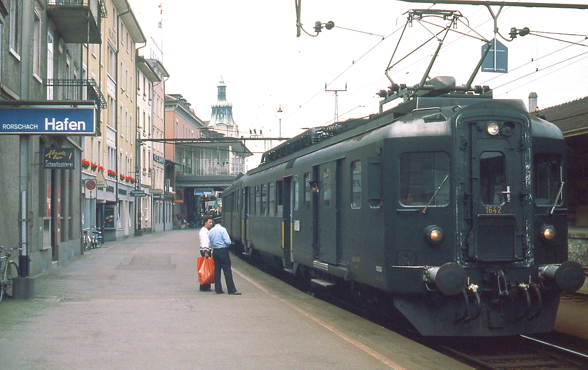 Im Frhjahr 1979 ist der BDe 4/4 1642 in Rohrschach Hafen eingetroffen