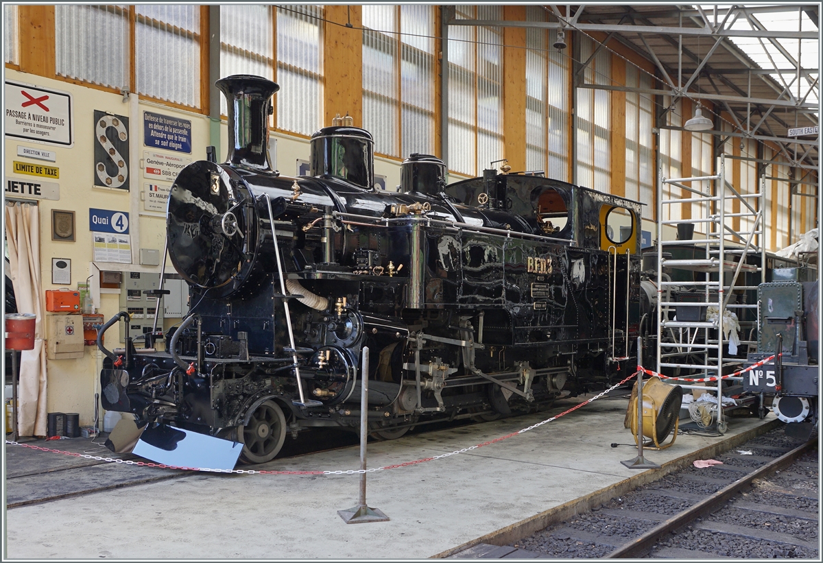 Im schönsten Glanz und wie neu ist die BFD HG 3/4 N° 3 der Blonay-Chamby Bahn wieder zurückgekehrt! Und sie dürfte somit für den Einsatz, wie vorgesehen, am  Schweizer Dampffestival 2022  Anfangs Juni wieder zwischen Blonay und Chamby hin und her dampfen. 

Chaulin Musée, den 21. Mai 2022