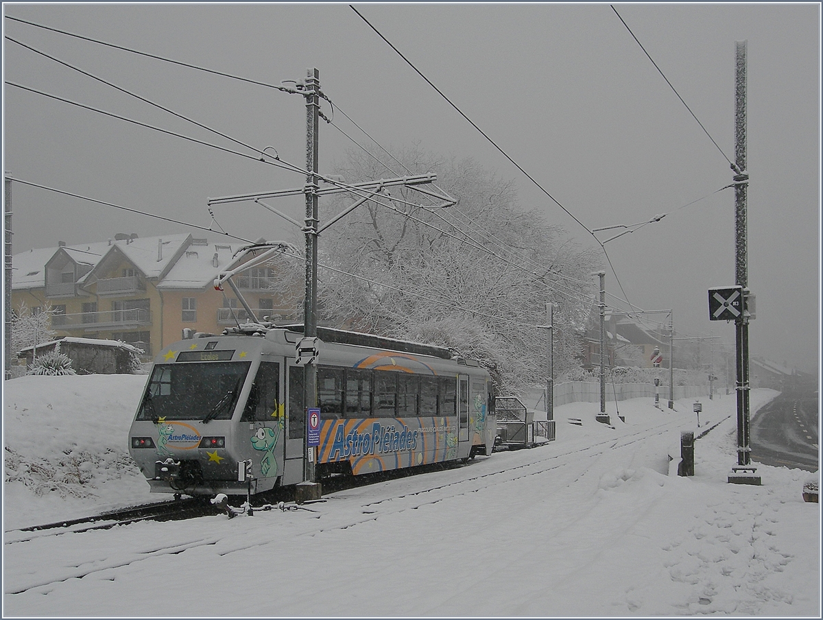 In Blonay wartet der CEV Beh 2/4 72  Astro Pléidades  auf seinen nächsten Schülerzug Einsatz.

3. Feb. 2019