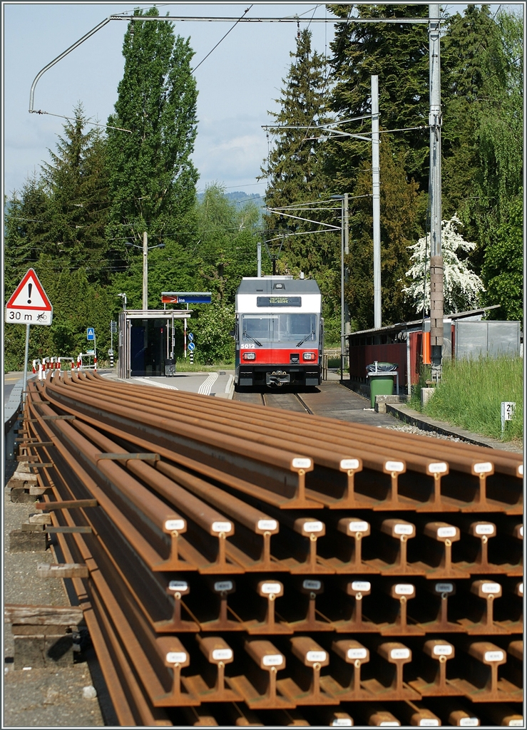 In Ins wartet der asm GTW Be 2/6 5012 auf die Rückfahrt ins 21 Kilometer entfernte Biel.
8. Mai 2009