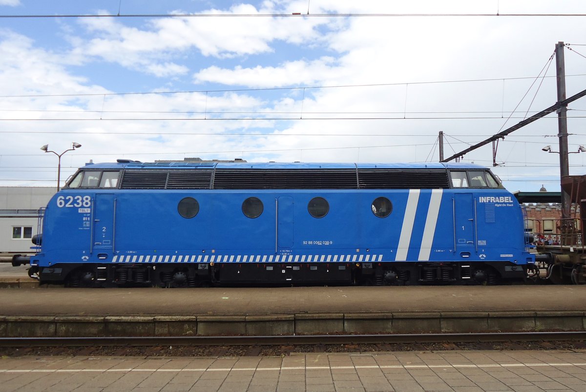 InfraBel 6238 steht am 22 Mai 2014 in Gent Sint-Pieters.
