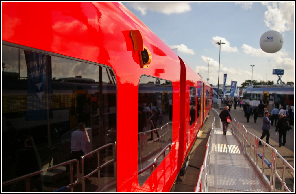 InnoTrans 2016 in Berlin: Zus�tzliche Beleuchtung erlauben bessere Sicht an den T�ren entlang des Desiro City f�r die South West Trains (SWT) von Siemens Mobility.