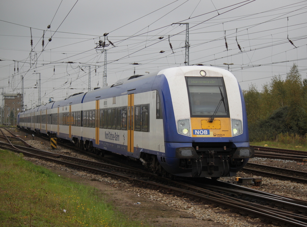InterConnex 68903 von Leipzig Hbf nach Warnem�nde bei der Einfahrt im Rostocker Hbf.17.10.2014