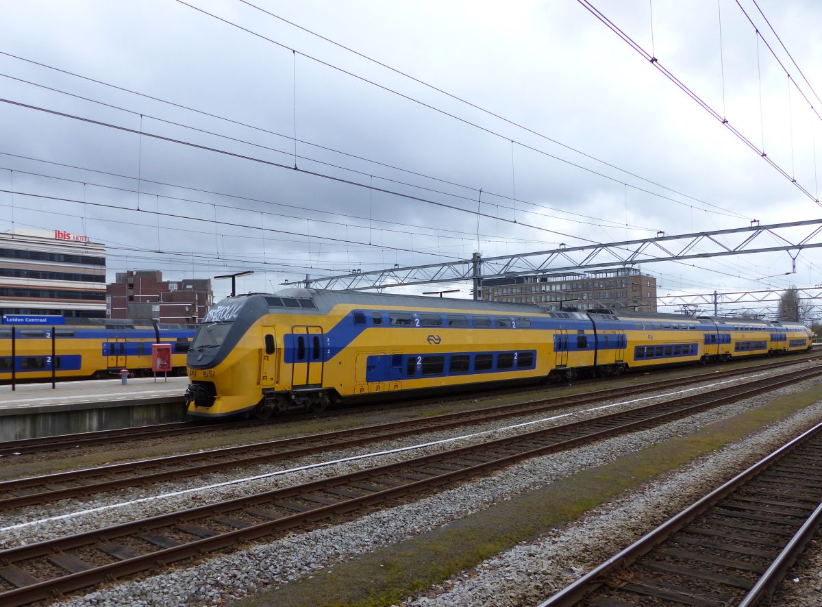 IRM TW 9416 Gleis 5b Leiden Centraal Station 07-04-2016.

IRM treinstel 9416 spoor 5b Leiden Leiden Centraal Station 07-04-2016.