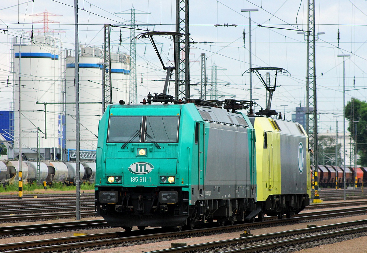 ITL 152 197-0 und 611-1 Hohe Schaar 02.07.2016 II