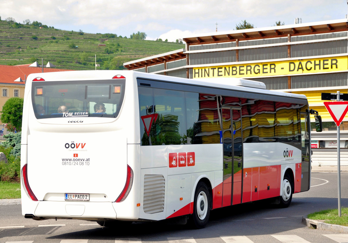 Iveco Crossway vom O�VV - Tom Reisen aus �sterreich in Krems gesehen.