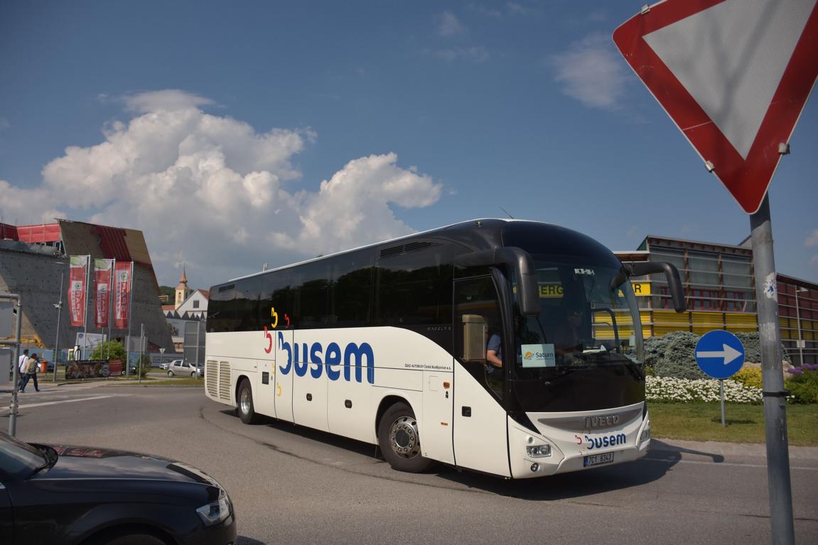 IVECO Irisbus Magelys mit Radanh�nger von Busem Reisen aus der CZ im Mai 2019 in Krems.