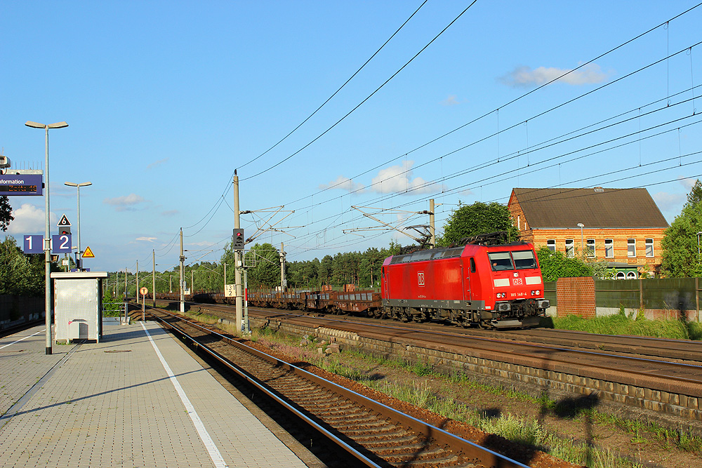 Jävenitz, 13.06.2014 20:00 Uhr - 185 148 fährt mit einem Stahlzug in Richtung Oebisfelde