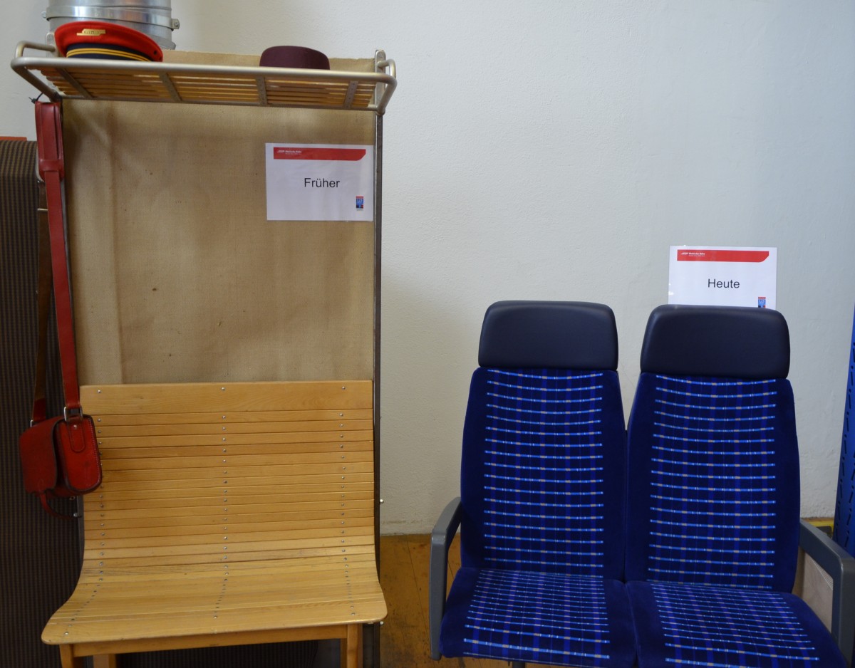 Jubiläum 125 Jahre RhB am 10.05.2014 in Landquart. Den Festgästen wurden alter und neuer Sitzkomfort anhand dieser Beispiele von Holz- und Polstersitz gezeigt.
