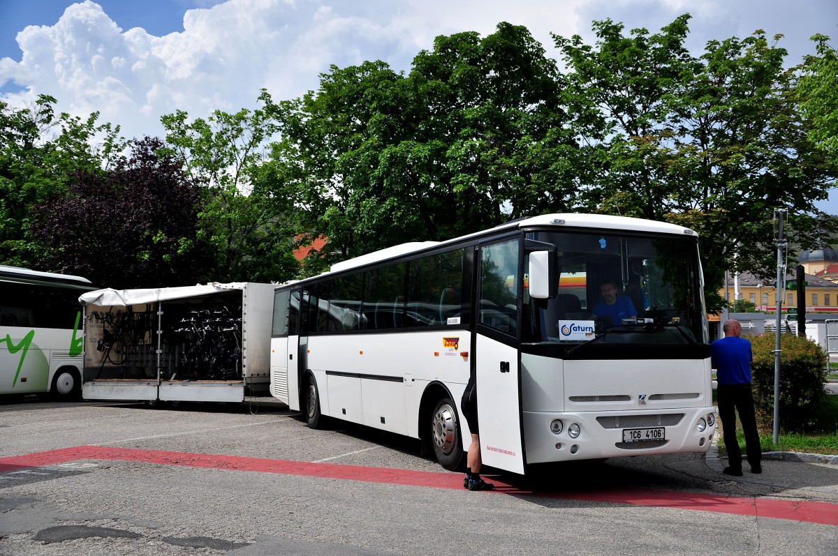 Karosa mit Radanh�nger aus der CZ am 25.Mai 2014 in Krems.