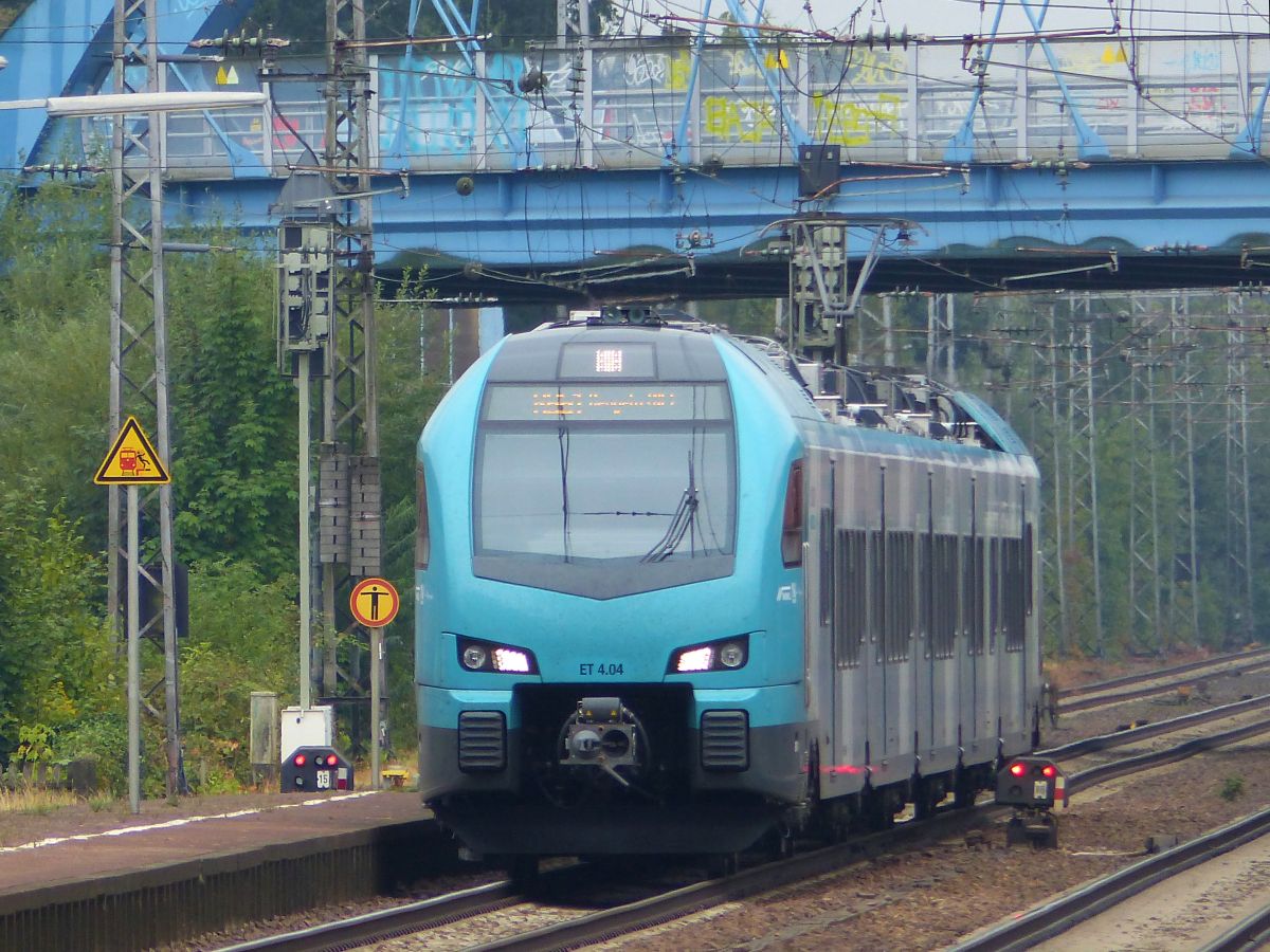 Keolis Eurobahn Stadler FLIRT 3 Triebzug ET 4.04 Gleis 4 Salzbergen 17-08-2018.

Keolis Eurobahn Stadler FLIRT 3 treinstel ET 4.04 spoor 4 Salzbergen 17-08-2018.