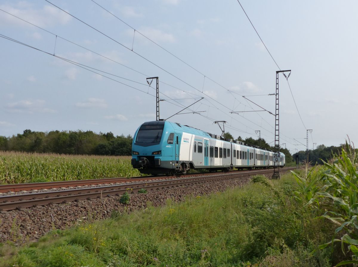 Keolis Eurobahn Stadler FLIRT 3 Triebzug ET 4 07 Devesstrae, Salzbergen 11-09-2020.


Keolis Eurobahn Stadler FLIRT 3 treinstel ET 4 07 Devesstrae, Salzbergen 11-09-2020.