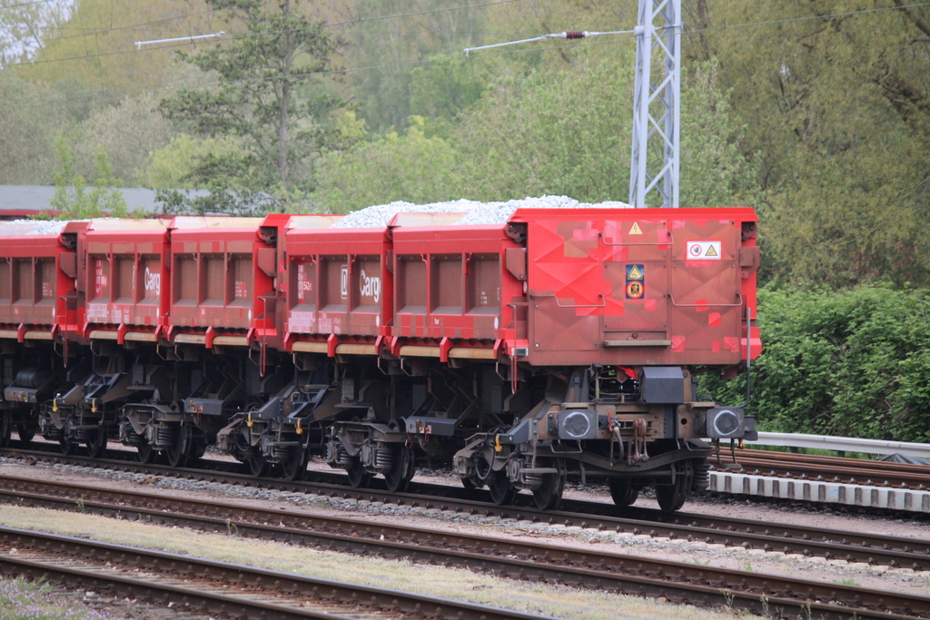 Kippwagen von DB-Cargo am Morgen des 09.05.2020 in Rostock-Bramow.