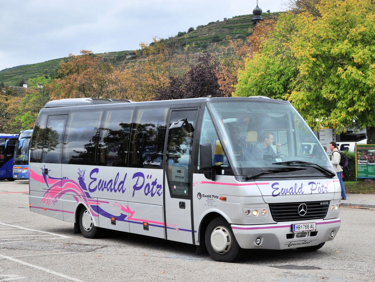 Kleibus MERCEDES O 818 von Ewald P�TZ Reisen / �sterreich im September 2014 in Krems.