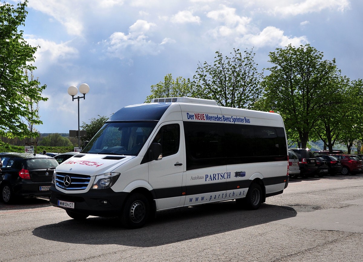 Kleinbus MB Sprinter 519 Bluetec von Partsch Reisen aus sterreich am 18.4.2015 in Krems.