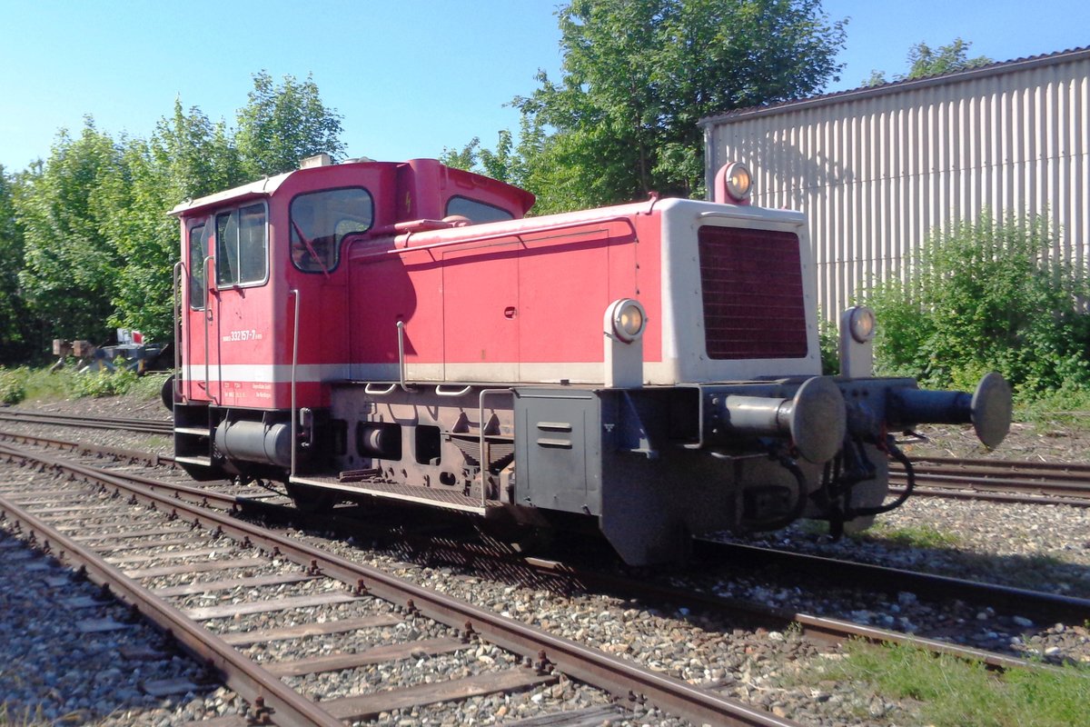 Köf 332 157 steht am 1 Juni 2019 ins BEM Nördlingen.