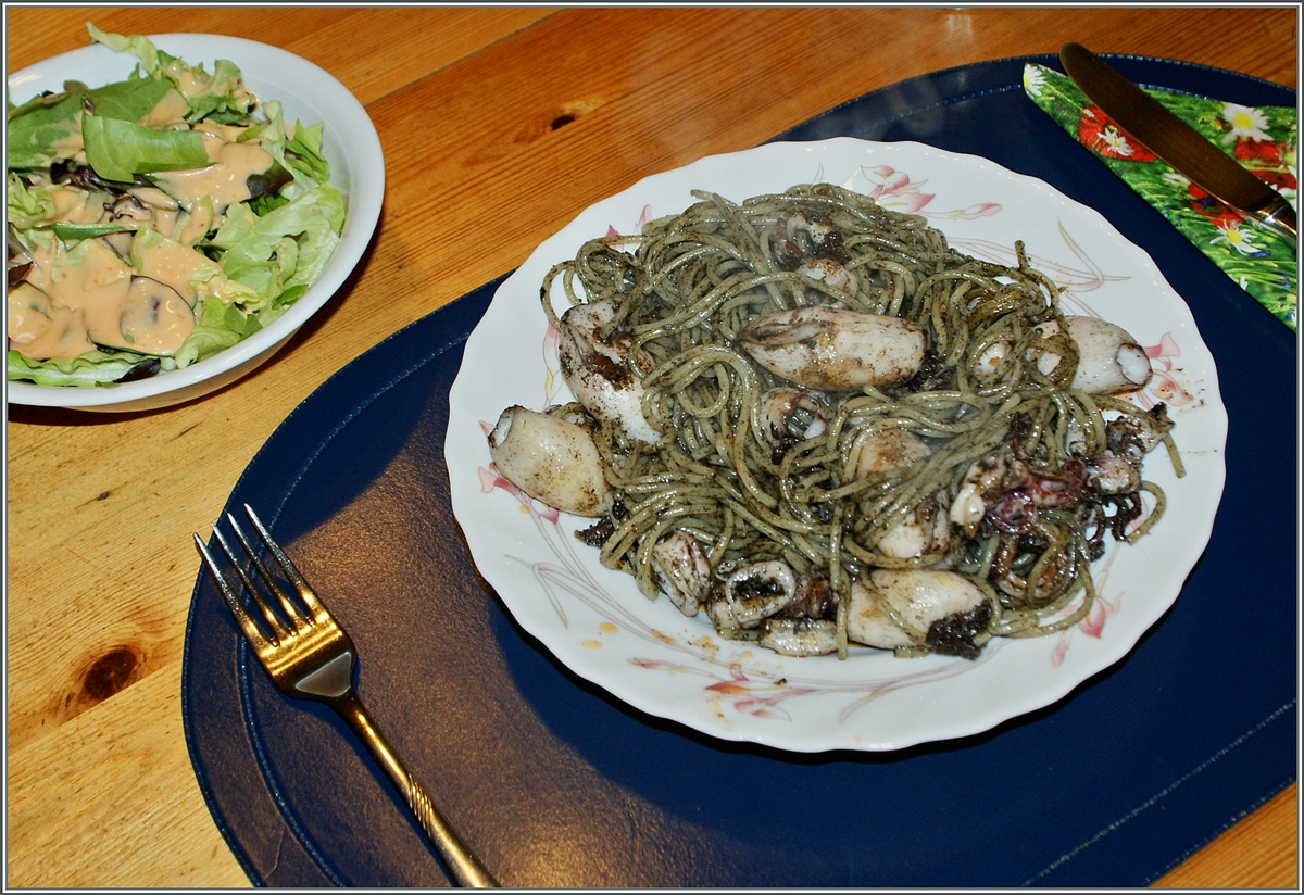 Köstlich, vielleicht nicht von der optischen hinsicht, doch vom Genuss auf jeden Fall: Tintenfisch Spaghetti
16. Feb. 2014
