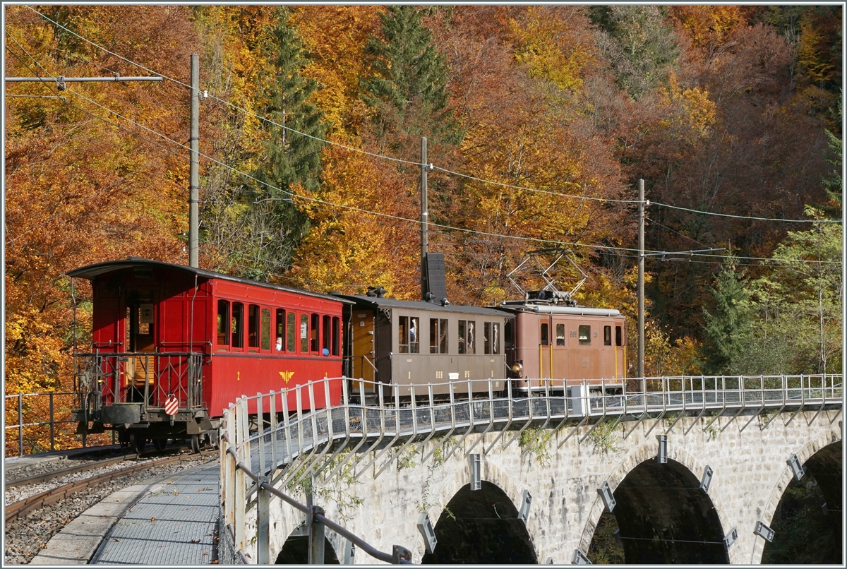  LA DER 2020 du Blonay-Chamby  / Saison Abschluss der Blonay-Chamby Bahn: Mit einem verstärkten Fahrplan und viel Dampf wird vor dem  Winterschlaf  (bzw. Arbeit im Dépôt Chaulin) nochmals viel Betrieb gemacht. Die BOB HGe 3/3 N° 29 (Baujahr 1926) kehrt nach Chaulin zurück; es war in dieser Fahrsaison ihre letzte Fahrt.  

25. Okt. 2020