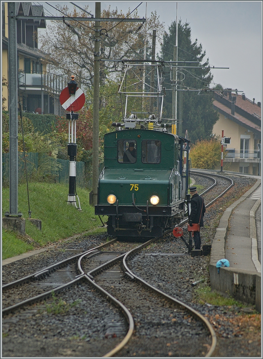 La DER 2021 du Blonay-Chamby - Die +GF+ Ge 4/4 75 rangiert in Blonay. 

30. Okt. 2021