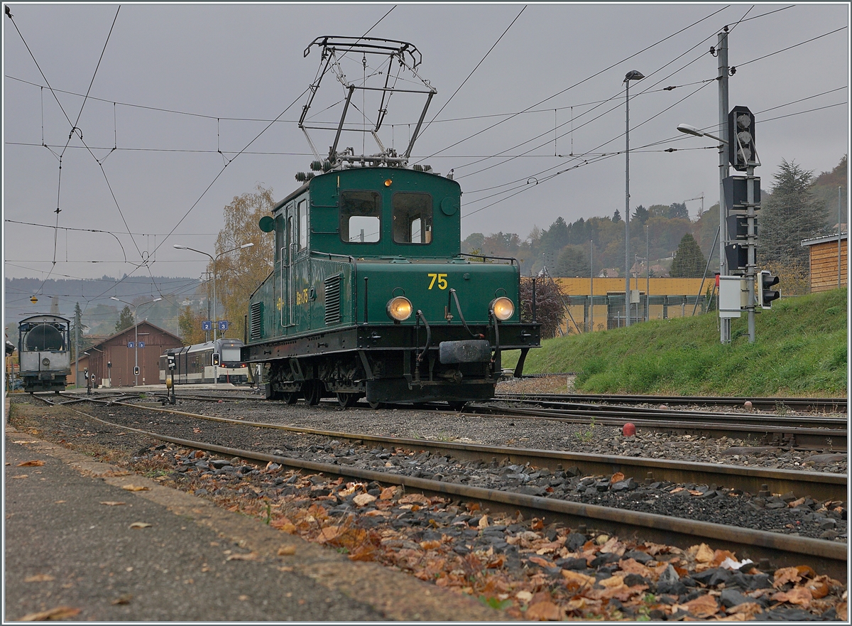 La DER 2021 du Blonay-Chamby - seit zwei drei Jahren schliesst die Blonay Chamby Bahn die Saison mit einem verstärkten Fahrplan am letzten Betriebs-Wochenende. Eine gute Gelegenheit nochmals ein paar Bilder der Museumsbahn anzufertigen, insbesondere auch, da die Besucherzahlen im Verhältnis zu den Pfingst- oder September-Festivals weitaus angenehmer ausfallen.

Im Bild die +GF+ Ge 4/4 75 in Blonay. 

30. Okt. 2021