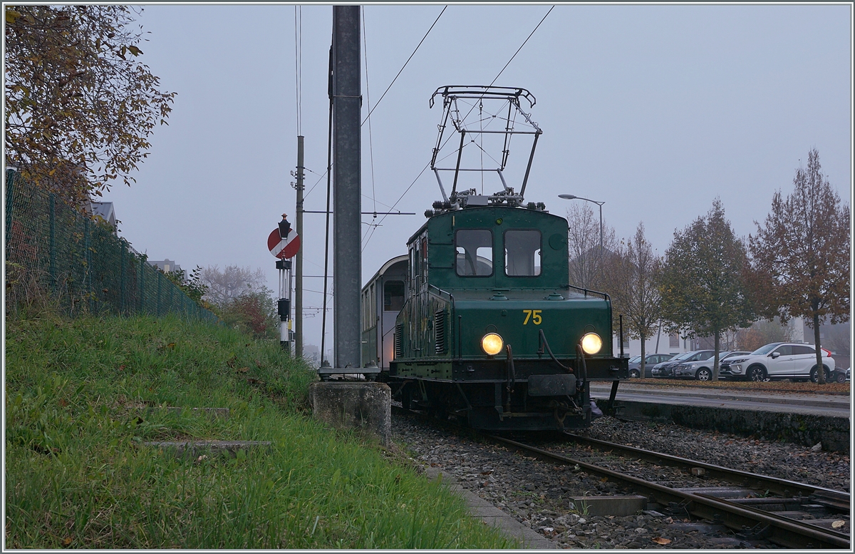 La DER 2021 du Blonay-Chamby - Die +GF+ Ge 4/4 75 rangiert am letzten Tag der Saison 2021 den letzten Zug für die Fahrt von Blonay nach Chamby zusammen. 

31. Okt. 2021