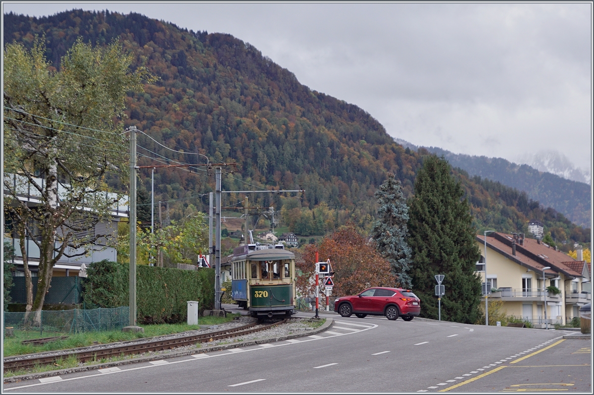  La DER de la Saison 2023 Bis!  Familien ins Museum eine regionale Aktion welche Familien Gelegenheit gibt die örtlichen Musen zu besuchen und da gehört die Blonay-Chamby Museumsbahn natürlich auch dazu, folglich öffnete das Museum in Chaulin am Sonntag den 5. November seine Türen und setzte für die Anreise einige Züge ab Blonay ein.

Dies dürfte wohl mit ziemlich grosser Sicherheit das letzte B-C Bild in diesem Jahr sein...

5. November 2023