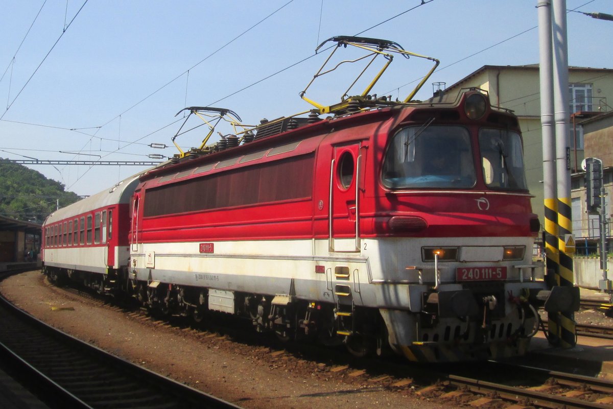 Laminatka 240 111 steht am 29 Mai 2015 in Bratislava hl.st.