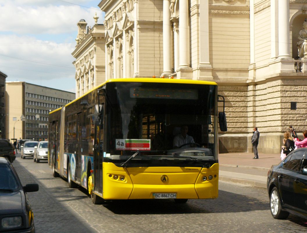 LAZ CITYLAZ 20 Bus Prospekt Svobody, Lviv, Ukraine 25-05-2012.

LAZ CITYLAZ 20 bus Prospekt Svobody, Lviv, Oekrane 25-05-2012.