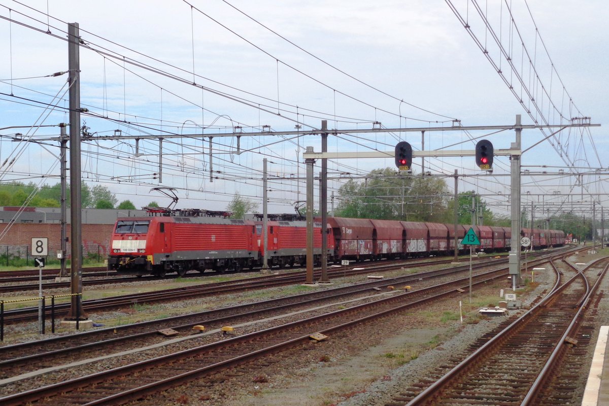 Leerkohlezug mit 189 039 durchfahrt Boxtel am 26 April 2019.