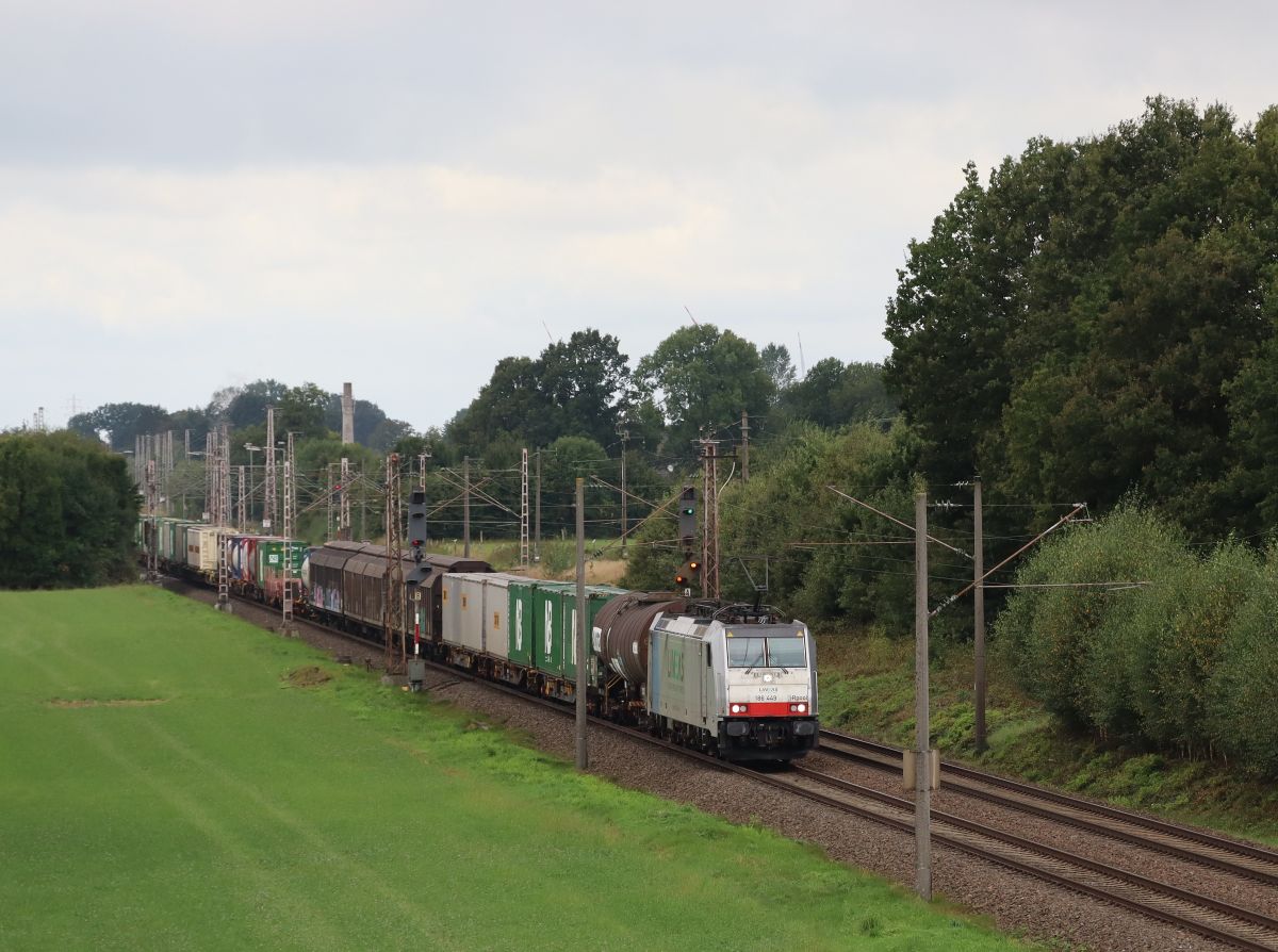 Lineas Lokomotive 186 449-5 (91 80 6186 449-5 D-Rpool) Talstrae, Ibbenbren 16-09-2021.

Lineas locomotief 186 449-5 (91 80 6186 449-5 D-Rpool) Talstrae, Ibbenbren 16-09-2021.