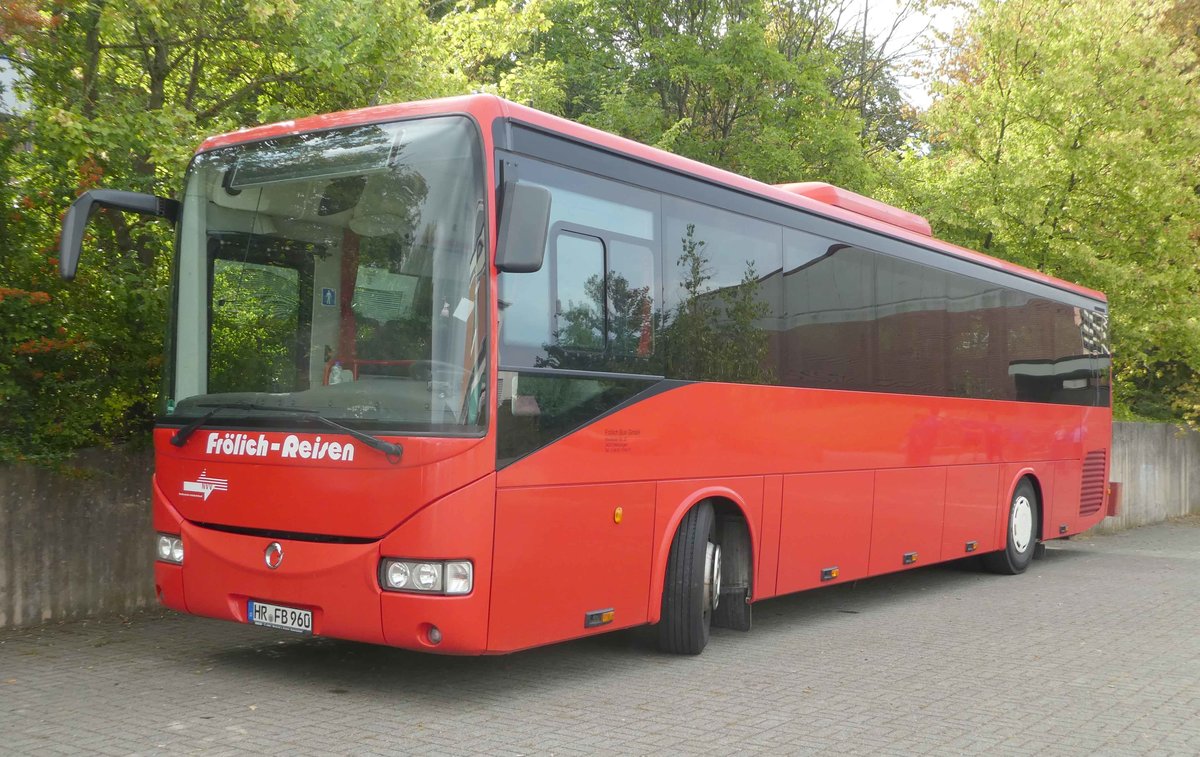 Linienbus von FRÖLICH-Reisen Standort Melsungen steht im September 2019 in Hünfeld