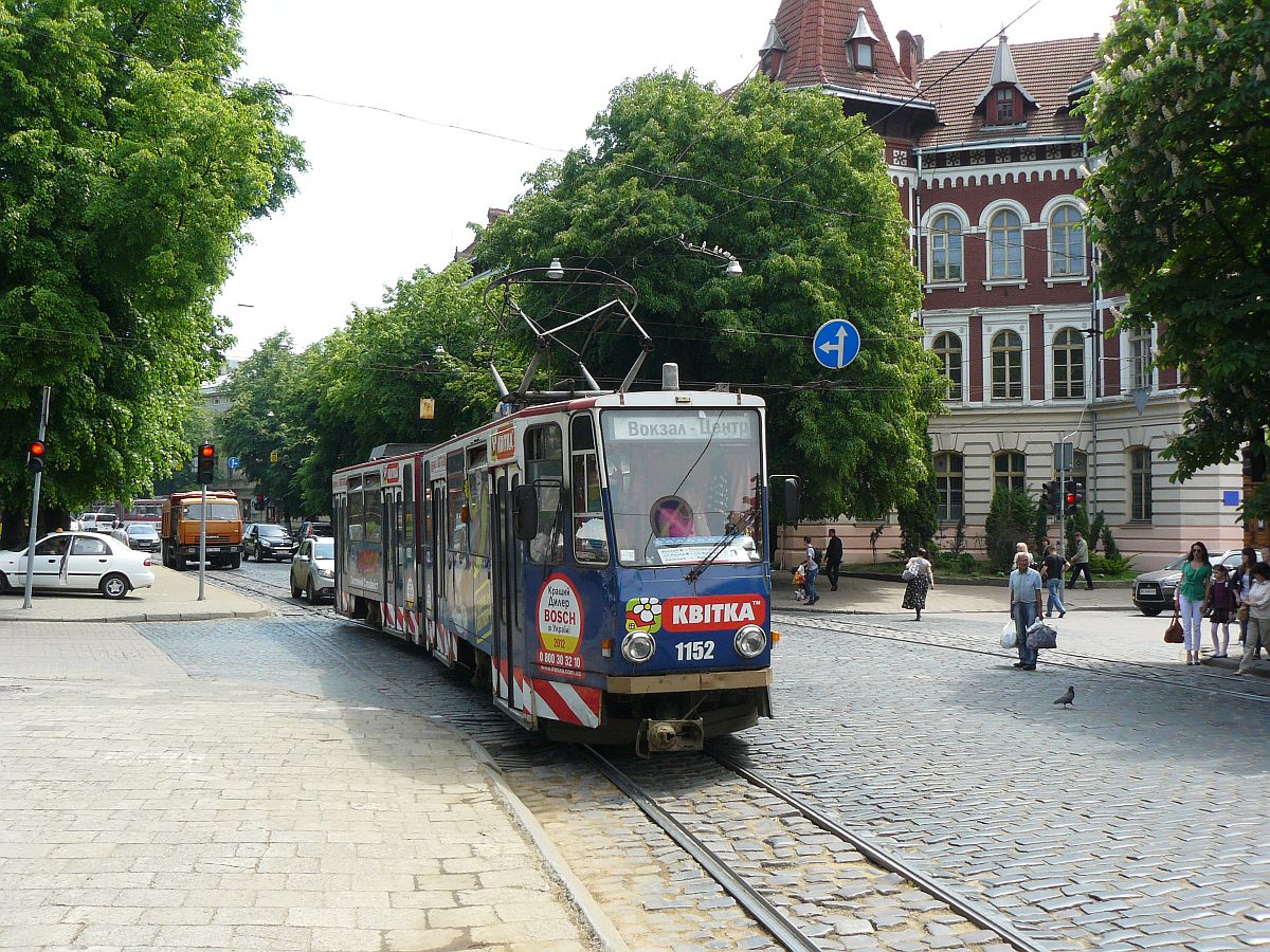 LKP (Львівське комунальне підприємство) LET (Lviv Elektro Trans) TW 1152 Tatra KT4D ex-EVAG Erfurt Baujahr 1981. Stepana Banderystrasse, Lviv, Ukraine 20-05-2015.


LKP (Львівське комунальне підприємство) LET (Lviv Elektro Trans) tram 1152 Tatra KT4D ex-EVAG Erfurt bouwjaar 1981. Stepana Banderystraat, Lviv, Oekrane 20-05-2015.