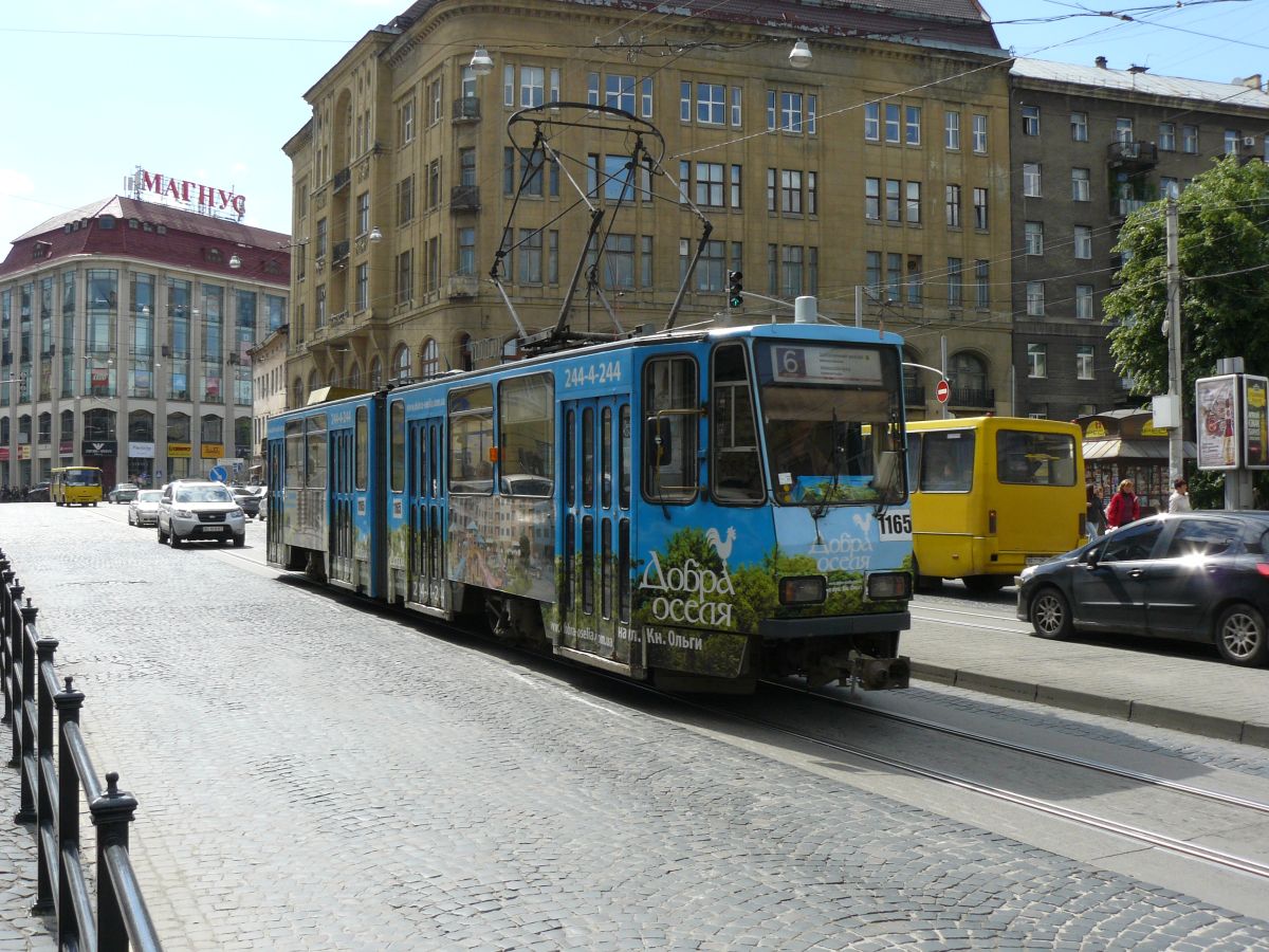 LKP (Львівське комунальне підприємство) LET (Lviv Elektro Trans) tram 1165 Tatra KT4D Baujahr 1987 ex-GVB Gera. Torhova Strasse, Lviv, Ukraine 28-05-2015.


LKP (Львівське комунальне підприємство) LET (Lviv Elektro Trans) tram 1165 Tatra KT4D bouwjaar 1987 ex-GVB Gera. Torhova straat, Lviv, Oekrane 28-05-2015.