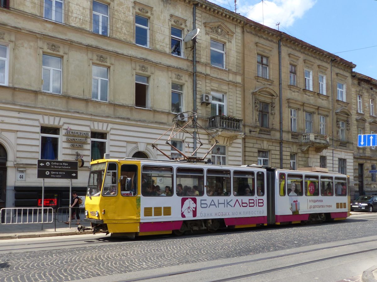 LKP (Львівське комунальне підприємство) LET (Lviv Elektro Trans) TW 1155 Tatra KT4D Baujahr 1981 ex-Fahrzeug 458 EVAG Erfurt, Deutschland. Ivana Franka Strasse, Lviv, Ukraine 31-05-2018.


LKP (Львівське комунальне підприємство) LET (Lviv Elektro Trans) tram 1155 Tatra KT4D bouwjaar 1981 ex-tram nummer 458 van EVAG Erfurt, Duitsland. Ivana Franka straat, Lviv, Oekrane 31-05-2018.