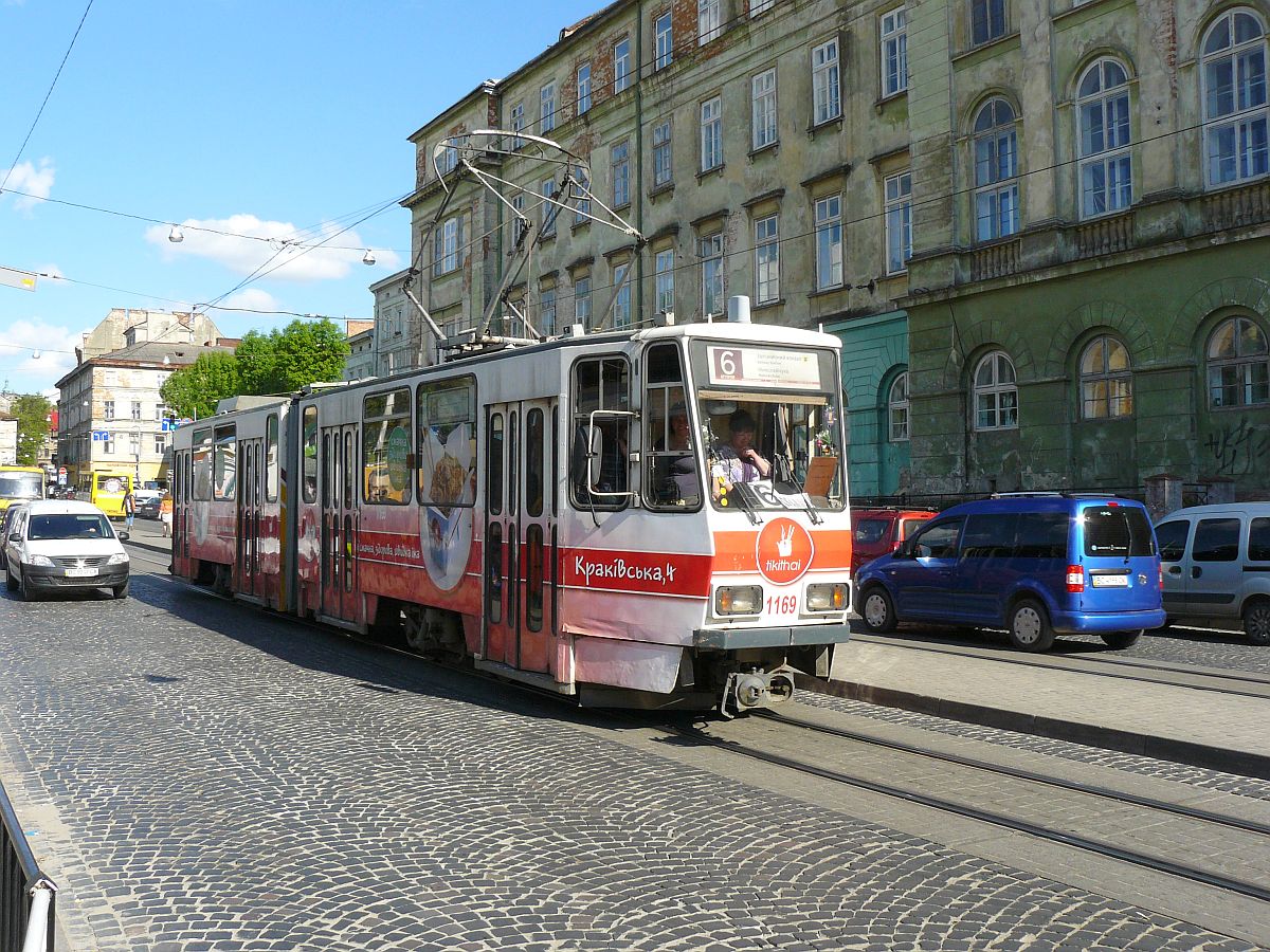 LKP (Львівське комунальне підприємство) Lviv ElektroTrans TW 1169 Vul. Torhova Lviv, Ukraine 13-05-2014.

LKP (Львівське комунальне підприємство) Lviv ElektroTrans tram 1169 Vul. Torhova Lviv, Oekrane 13-05-2014.