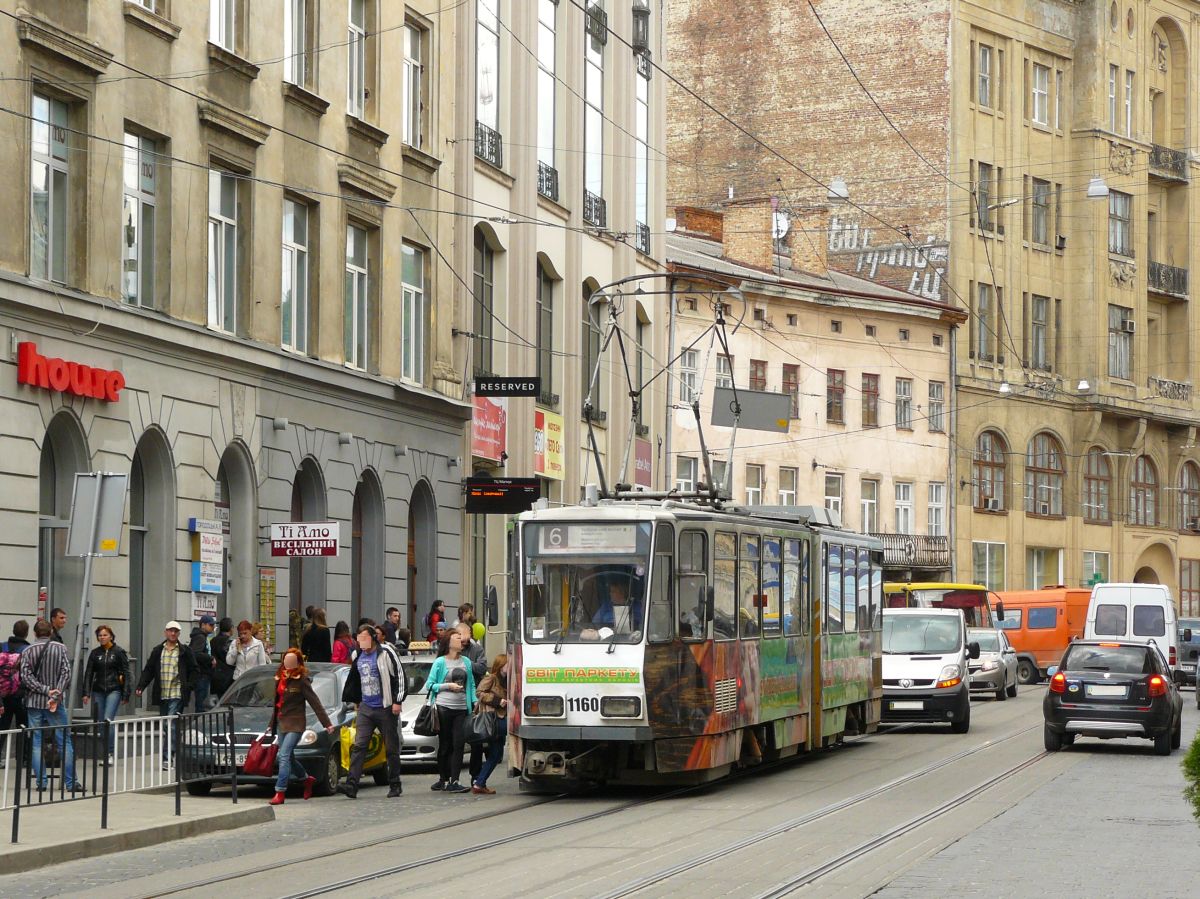 LKP (Львівське комунальне підприємство) Lviv ElektroTrans TW 1160 Tatra KT4D Baujahr 1983 ex-321 GVB Gera. Horodotskastrasse, Lviv, Ukraine 28-05-2015.

LKP (Львівське комунальне підприємство) Lviv ElektroTrans tram 1160 Tatra KT4D bouwjaar 1983 ex-321 GVB Gera. Horodotskastraat, Lviv, Oekrane 28-05-2015.