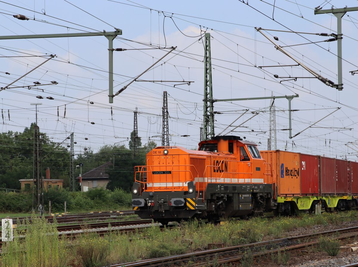 Locon Diesellokomotive 321 (92 80 4185 028-2 D-BRLL) Baujahr 2019 G�terbahnhof Oberhausen West 02-09-2021.

Locon diesellocomotief 321 (92 80 4185 028-2 D-BRLL) bouwjaar 2019 goederenstation Oberhausen West 02-09-2021.