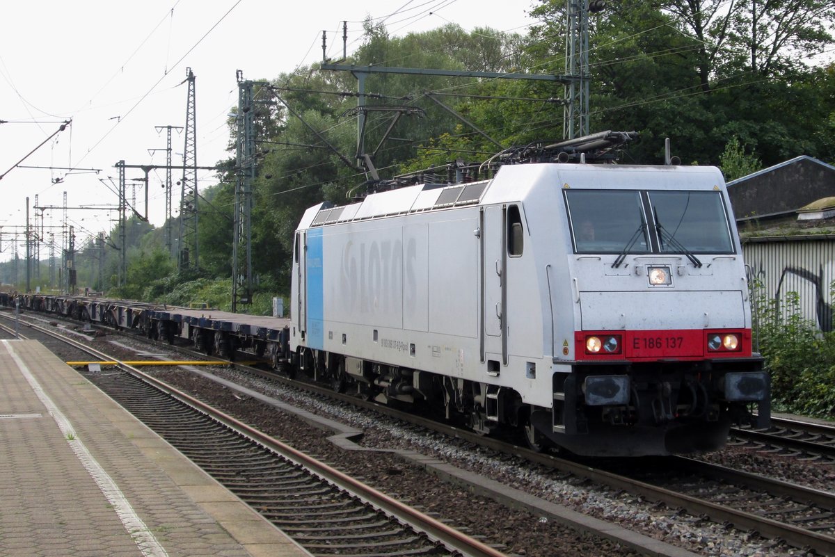 LOTOS 186 137 durchfahrt Hamburg-Harburg am 25 September 2014.