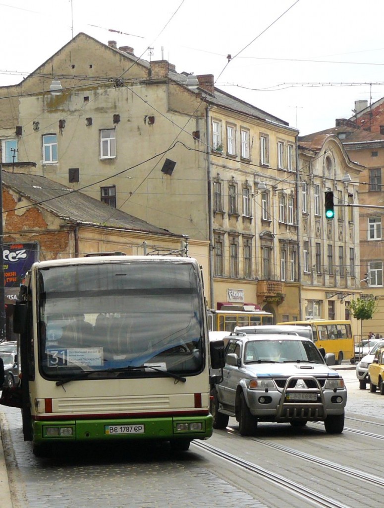 Lviv ATP-14630 DAF Den Oudsten Alliance city Bus Baujahr 1997. Ex - RET, Rotterdam, Niederlande. Horodotska Strasse, Lviv, Ukraine 28-05-2015.

Lviv ATP-14630 DAF Den Oudsten Alliance city bus bouwjaar 1997. Ex - RET, Rotterdam, Nederland. Horodotska straat, Lviv, Oekrane 28-05-2015.