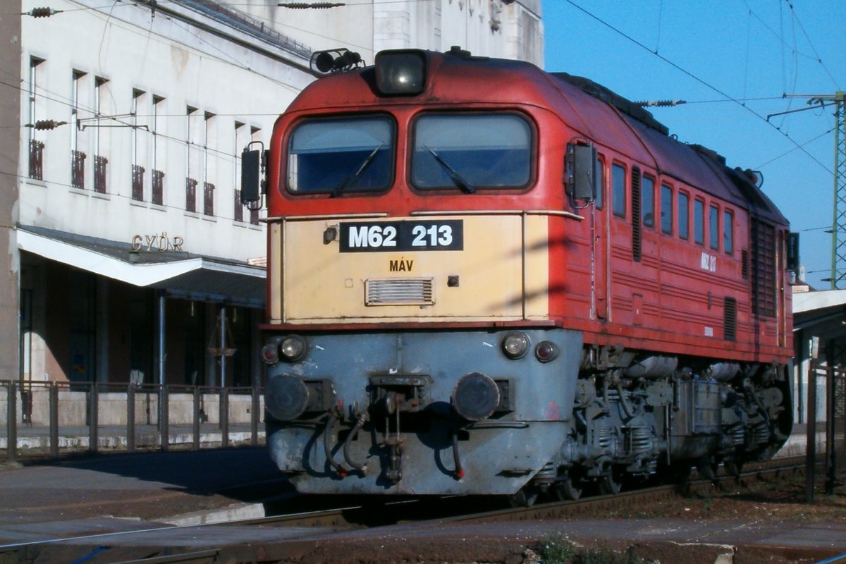 M62 213 steht am 28 Mai 2008 in Györ.